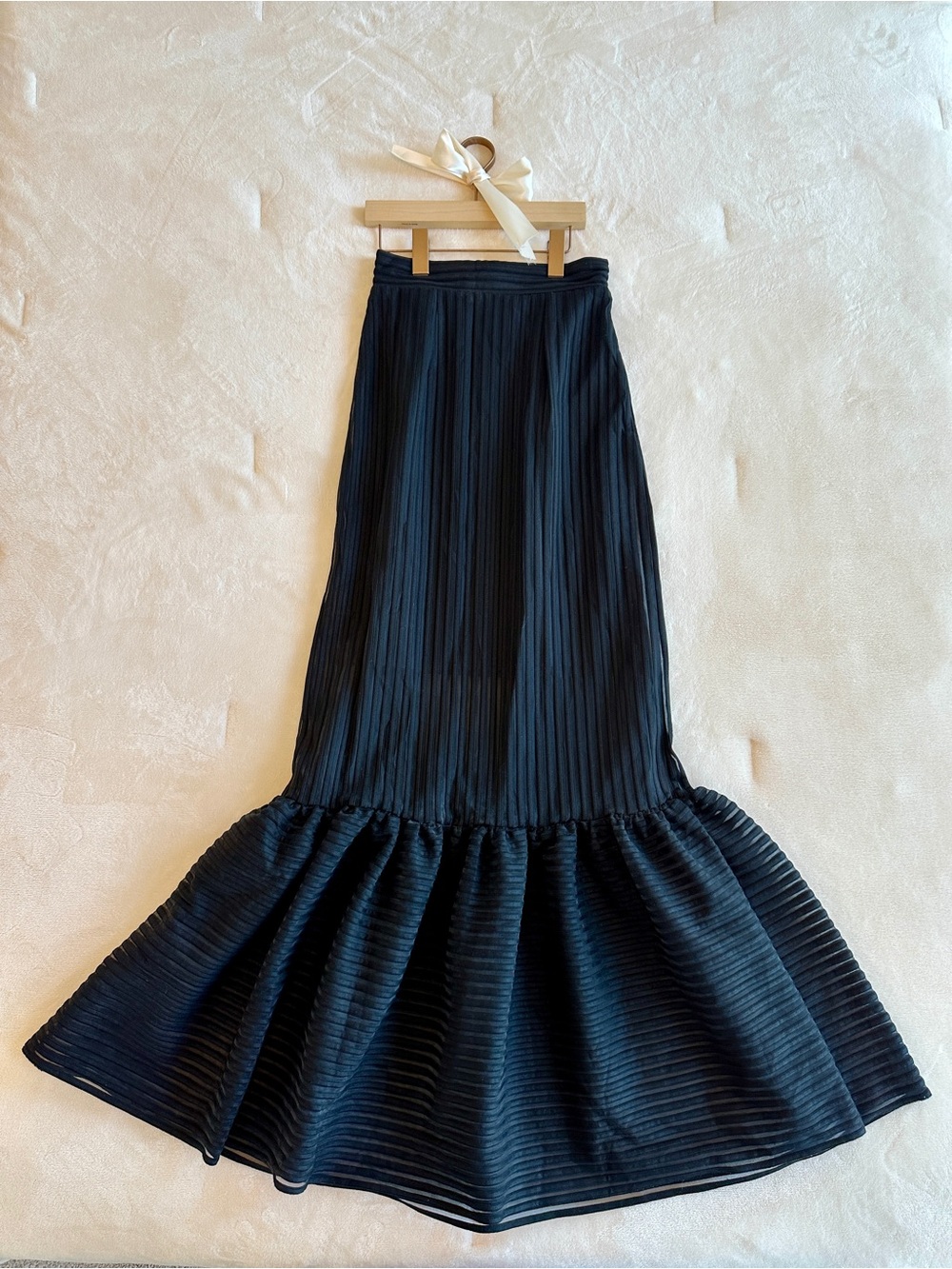 H&M Trend Black Maxi Skirt | Size 2| Mermaid Flare | Full Length| NWOT